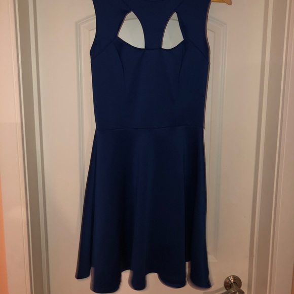 Short Guess Flare Dress - Picture 2 of 2